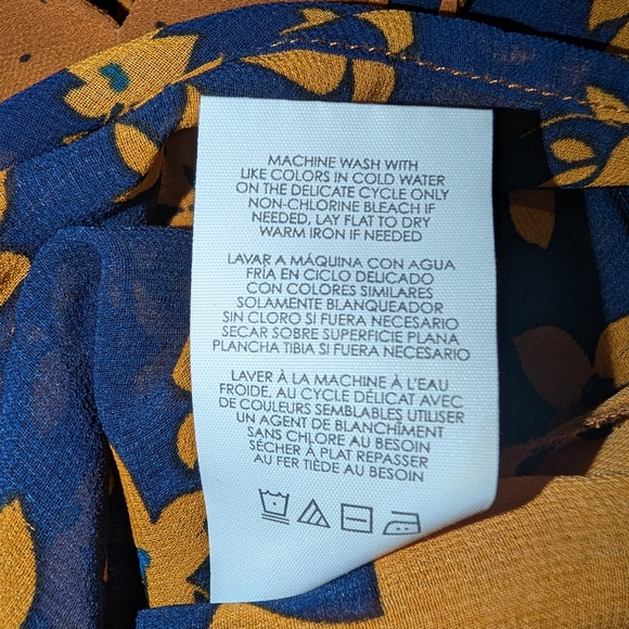 Cabi Geometric Pattern Top - Picture 10 of 10